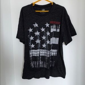 Rock & Republic Men T-Shirt Large